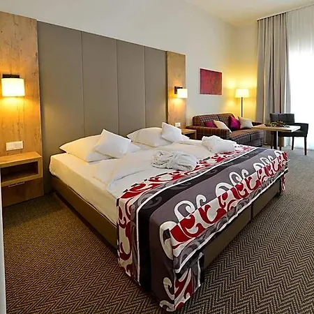 מלון Sante Royale Hotel- & Gesundheitsresort Warmbad 4*