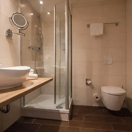 Sante Royale Hotel- & Gesundheitsresort Warmbad מלון